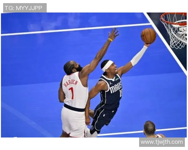 弗拉格砍下35分8篮板,莱昂纳德贡献30分,独行侠客场险胜快船 弗拉格砍下35分8篮板,莱昂纳德贡献30分,独行侠客场险胜快船